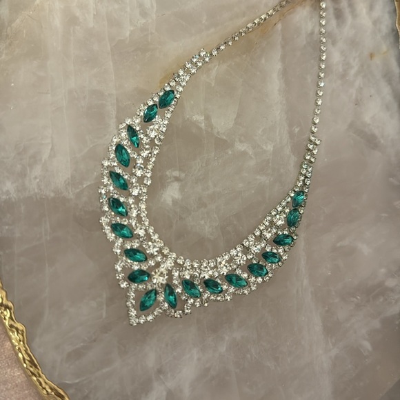 EMBELLISHED NECKLACE - Picture 15 of 16